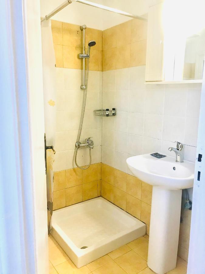 Room In Studio - Studio Banos Apartments And Swimming Pool Roda  Esterno foto