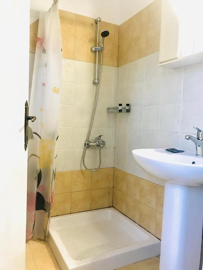 Room In Studio - Studio Banos Apartments And Swimming Pool Roda  Esterno foto